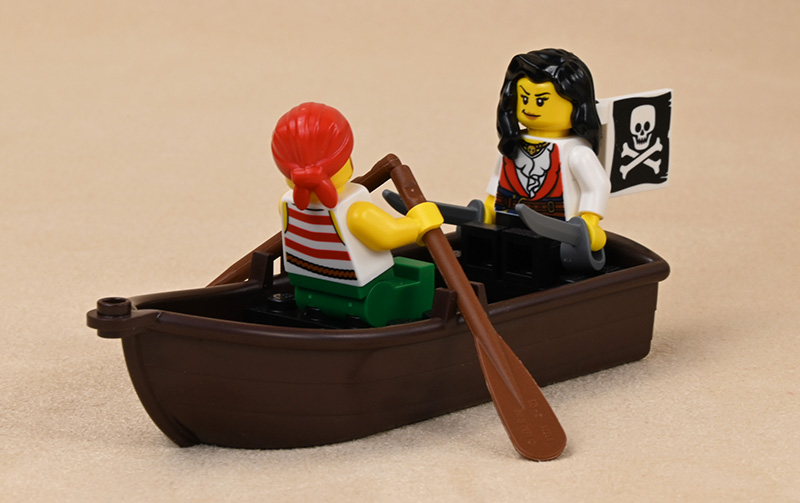 Eldorado Fortress LEGO set - pirate minifigures in rowboat