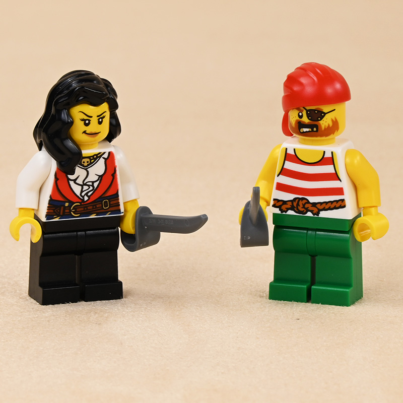 Eldorado Fortress LEGO set - pirate minifigures