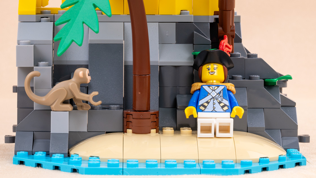 Eldorado Fortress LEGO set - beach, monkey and Imperial soldier minifig