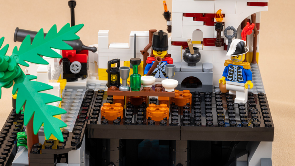 Eldorado Fortress LEGO set - pier with table
